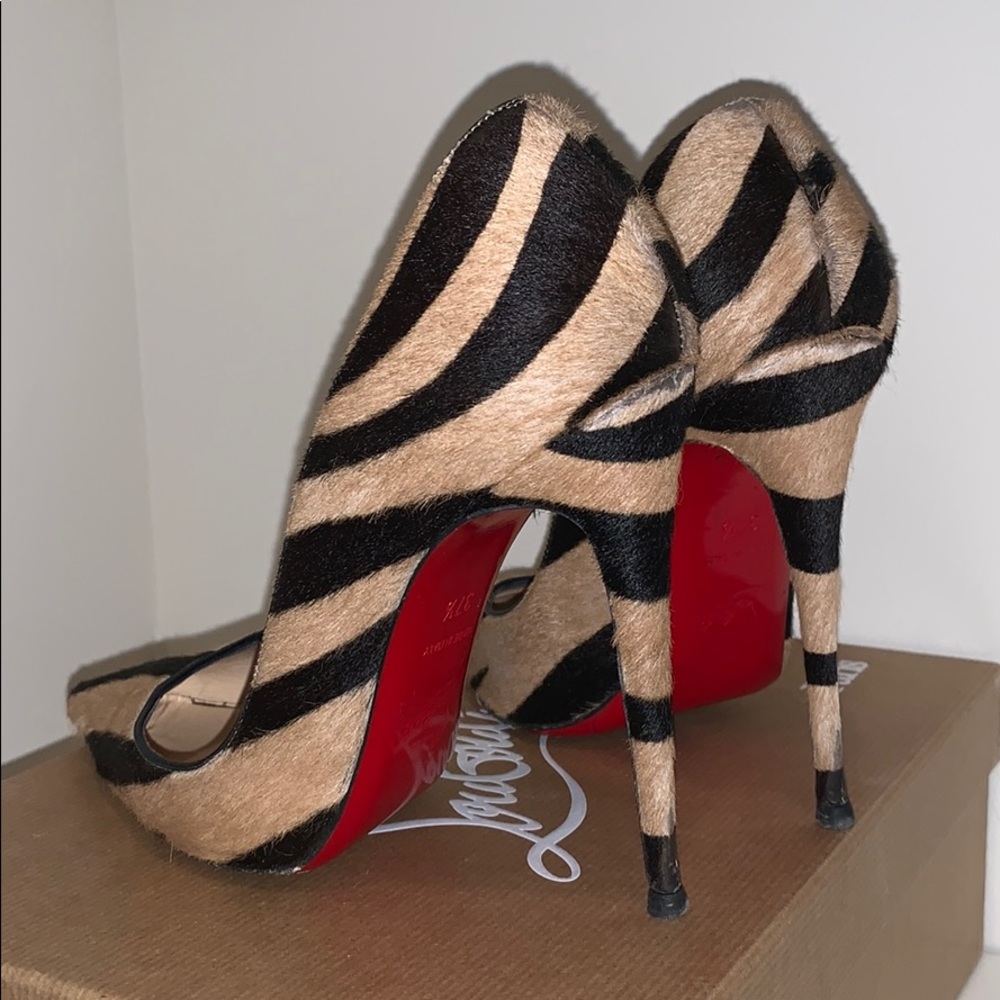 Christian Louboutin SoKate 120 rare pony pumps!
